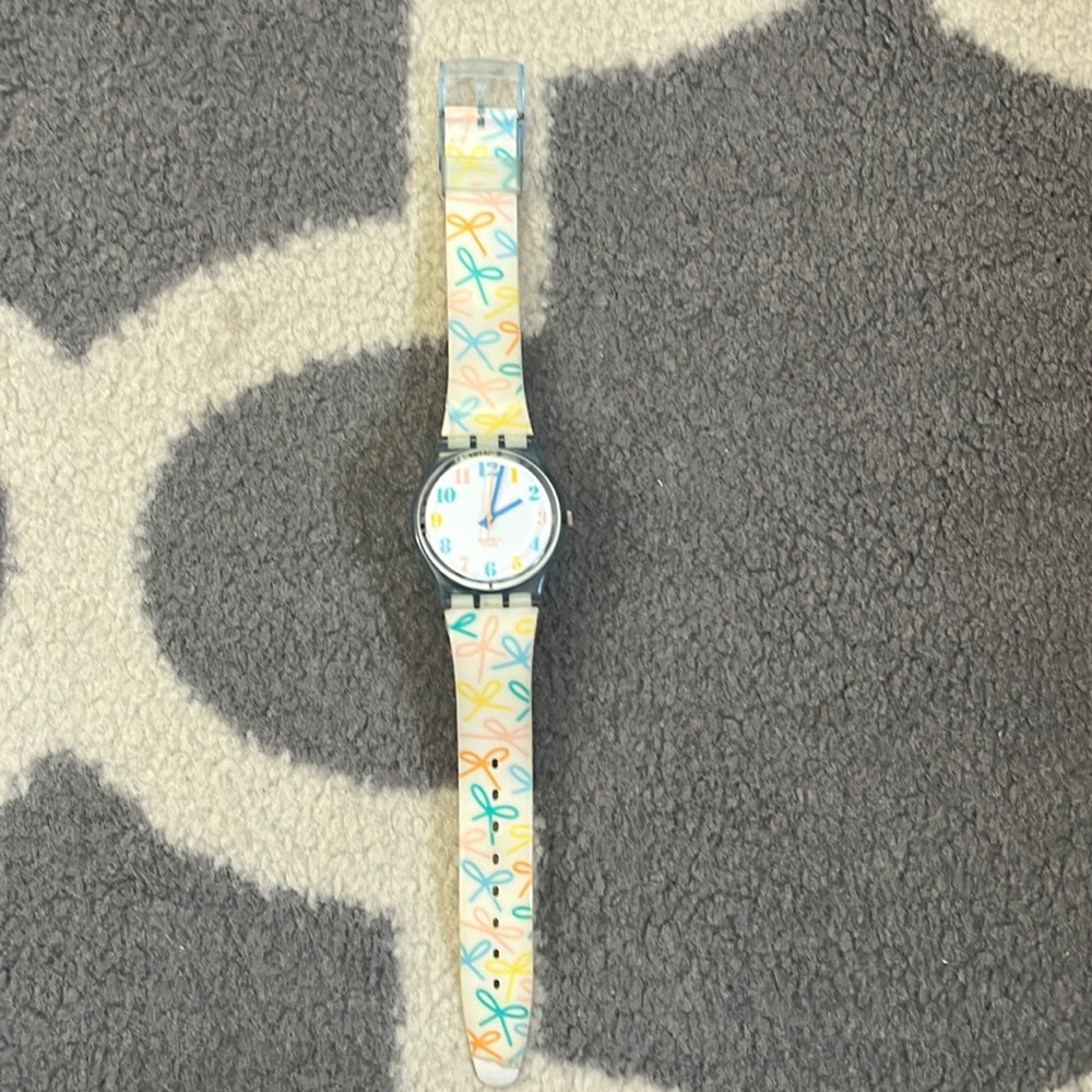 Swatch pastel bow detail